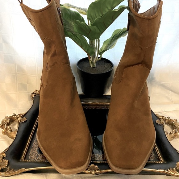 torrid Western Pull On Bootie Boots Cognac color size 7.5 WW - Picture 4 of 14